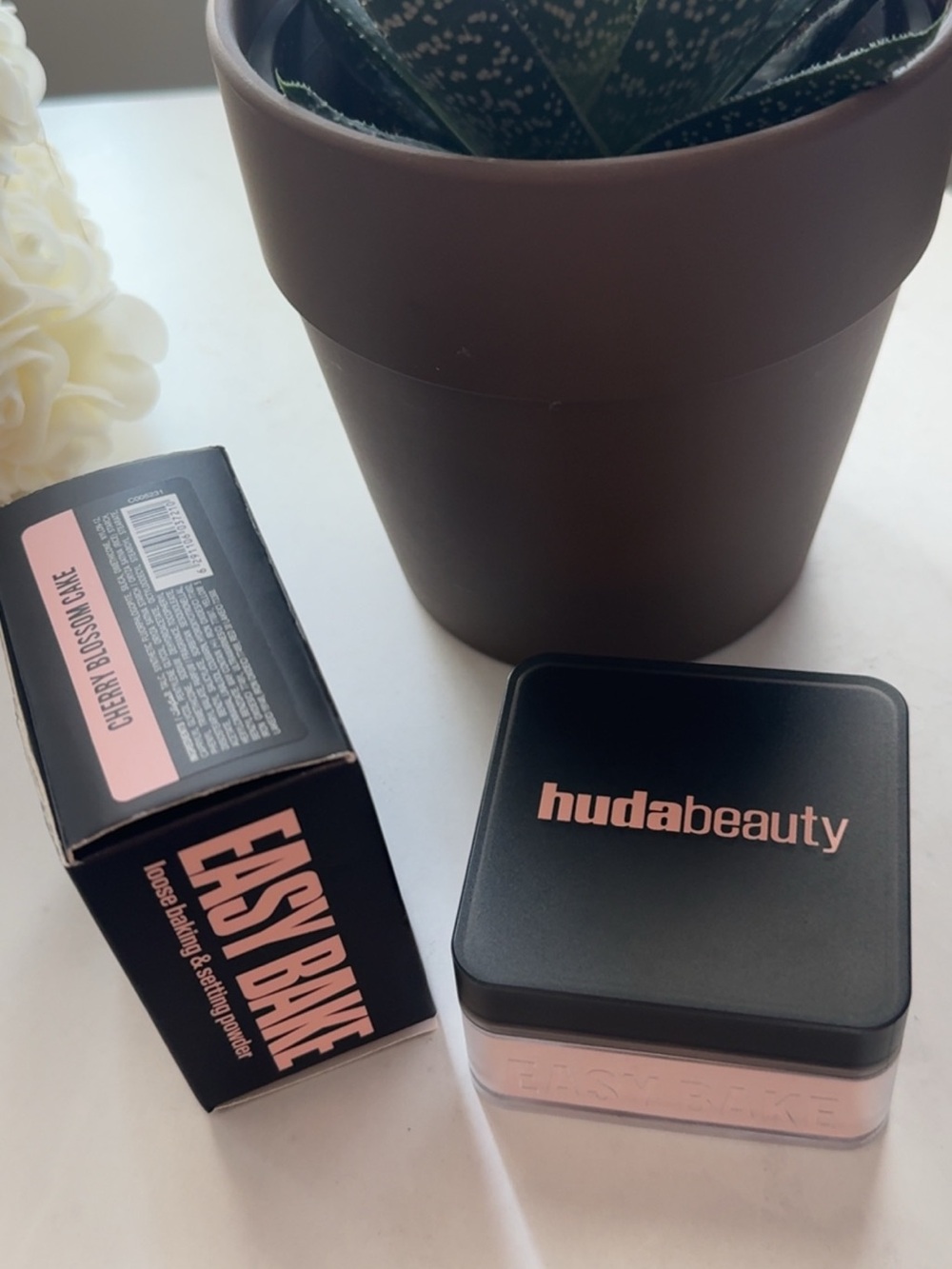 HUDA BEAUTY Easy Bake Loose Setting Powder - Soft Pink